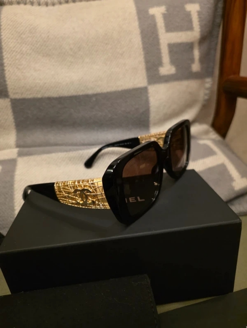 CHANEL 5532 Square Sunglasses - Picture 2 of 10